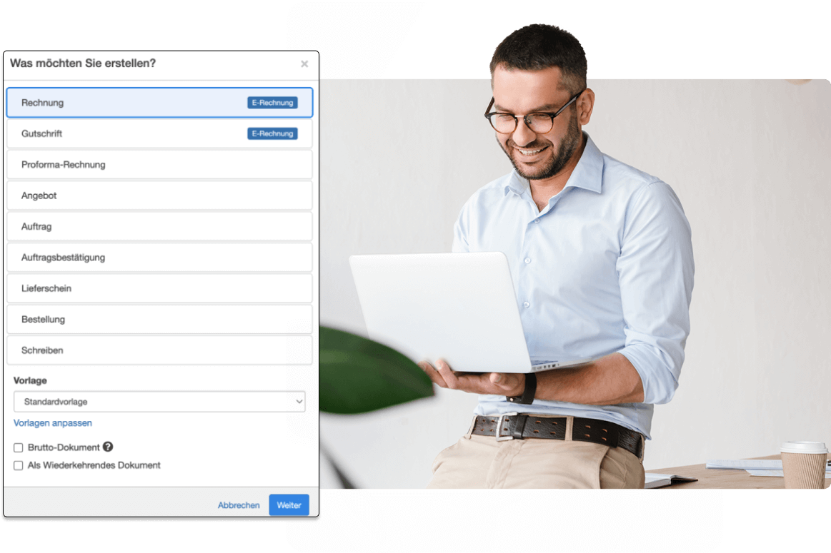 Ein Mann mit Brille und Laptop lächelt, während er das Easybill-Dokumentenerstellungsfenster nutzt, das Optionen wie Rechnung, Gutschrift, Proforma-Rechnung und mehr anzeigt