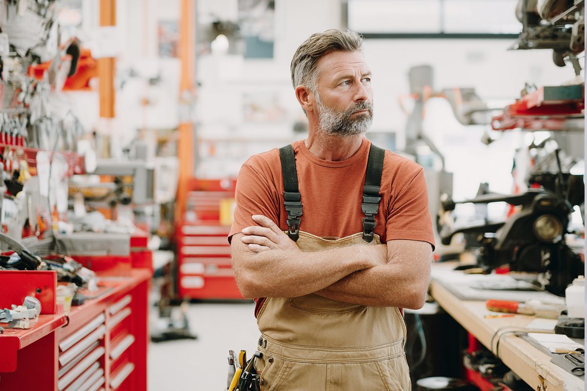 Handwerker mit Werkzeug